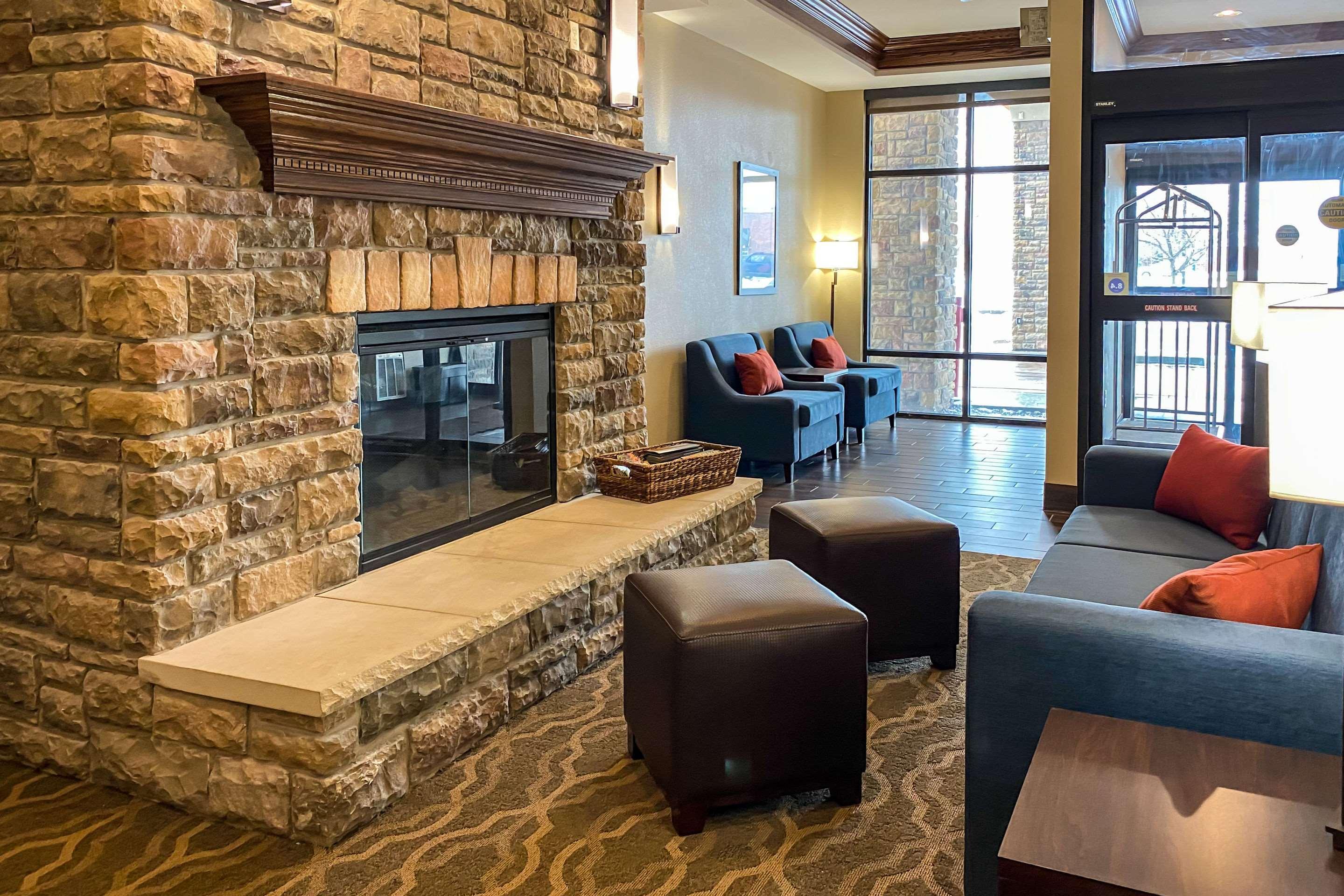 Comfort Suites Oshkosh Exteriér fotografie