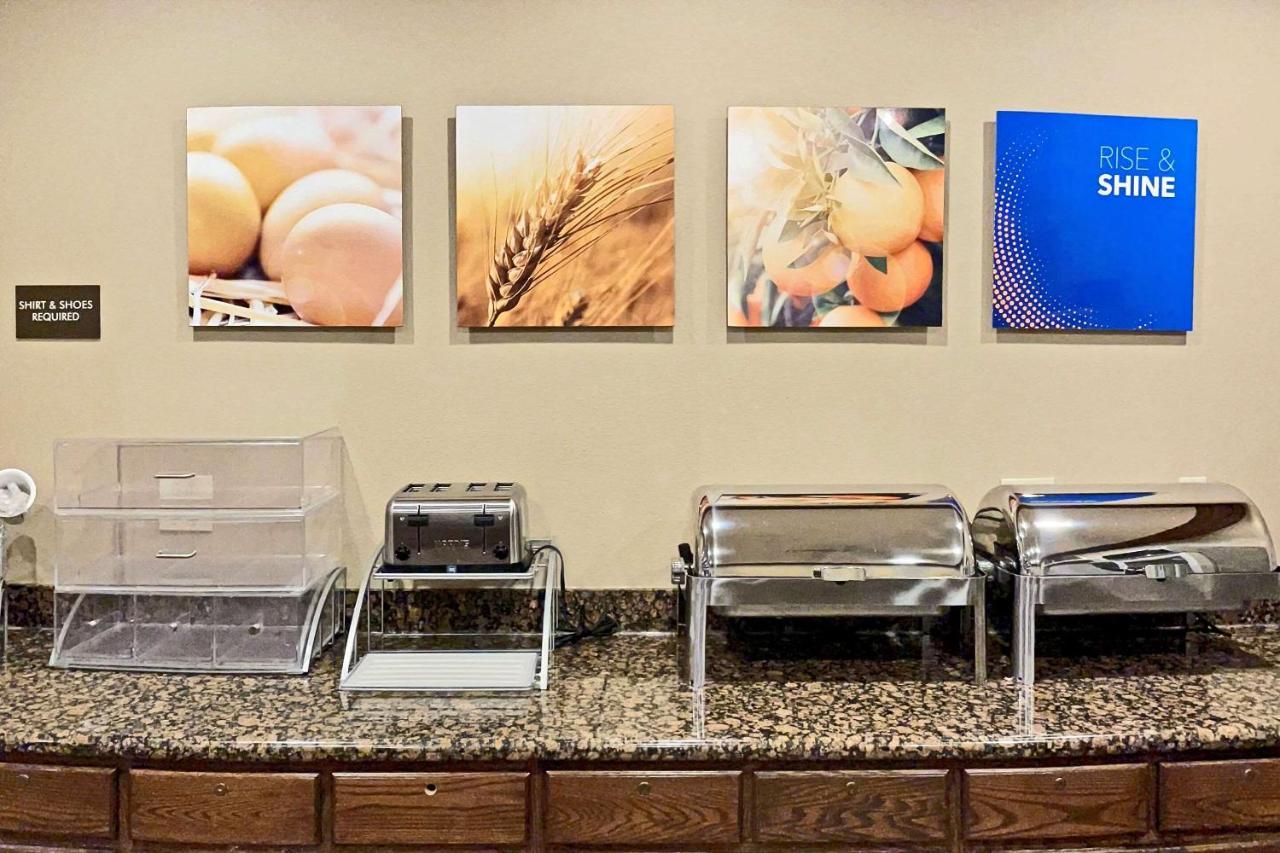 Comfort Suites Oshkosh Exteriér fotografie